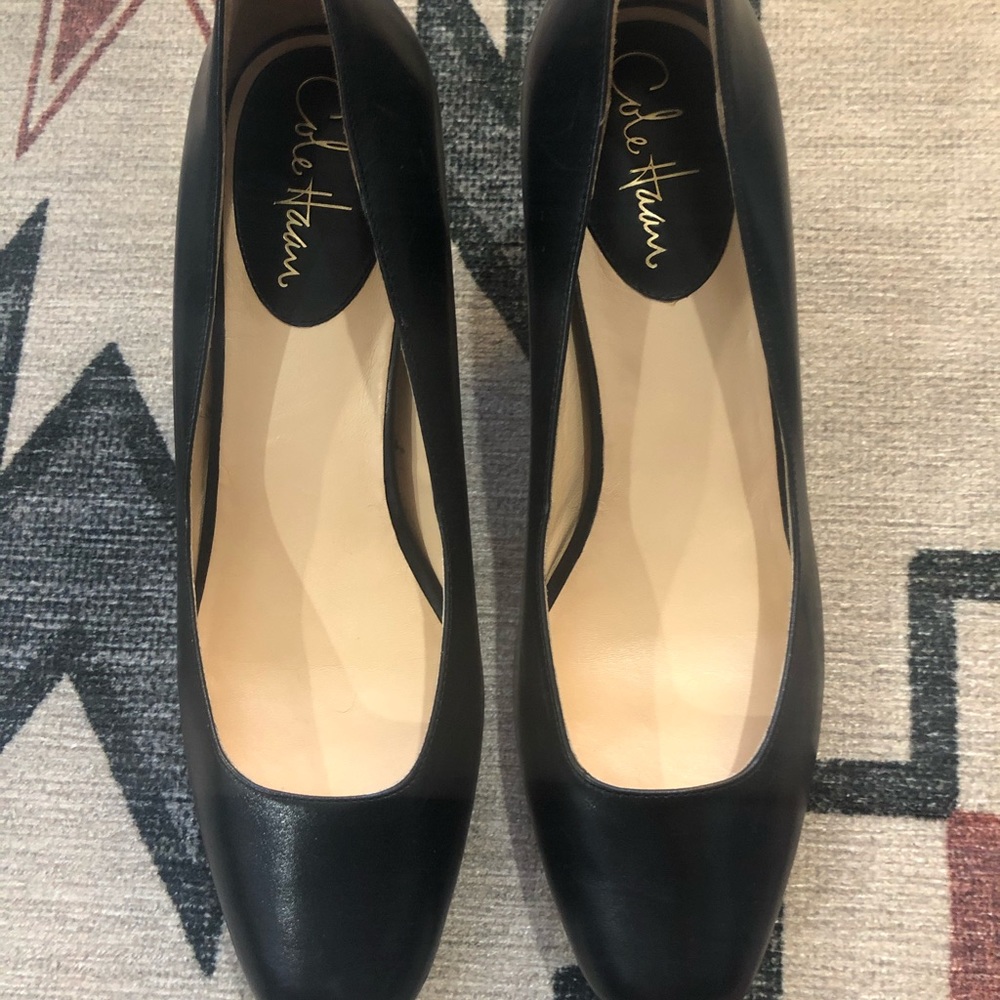 Cole Haan black leather pumps